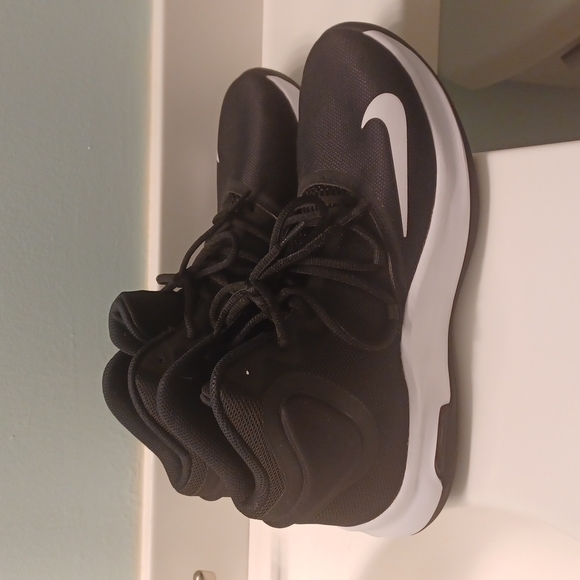 Nike Shoes - Picture 1 of 3